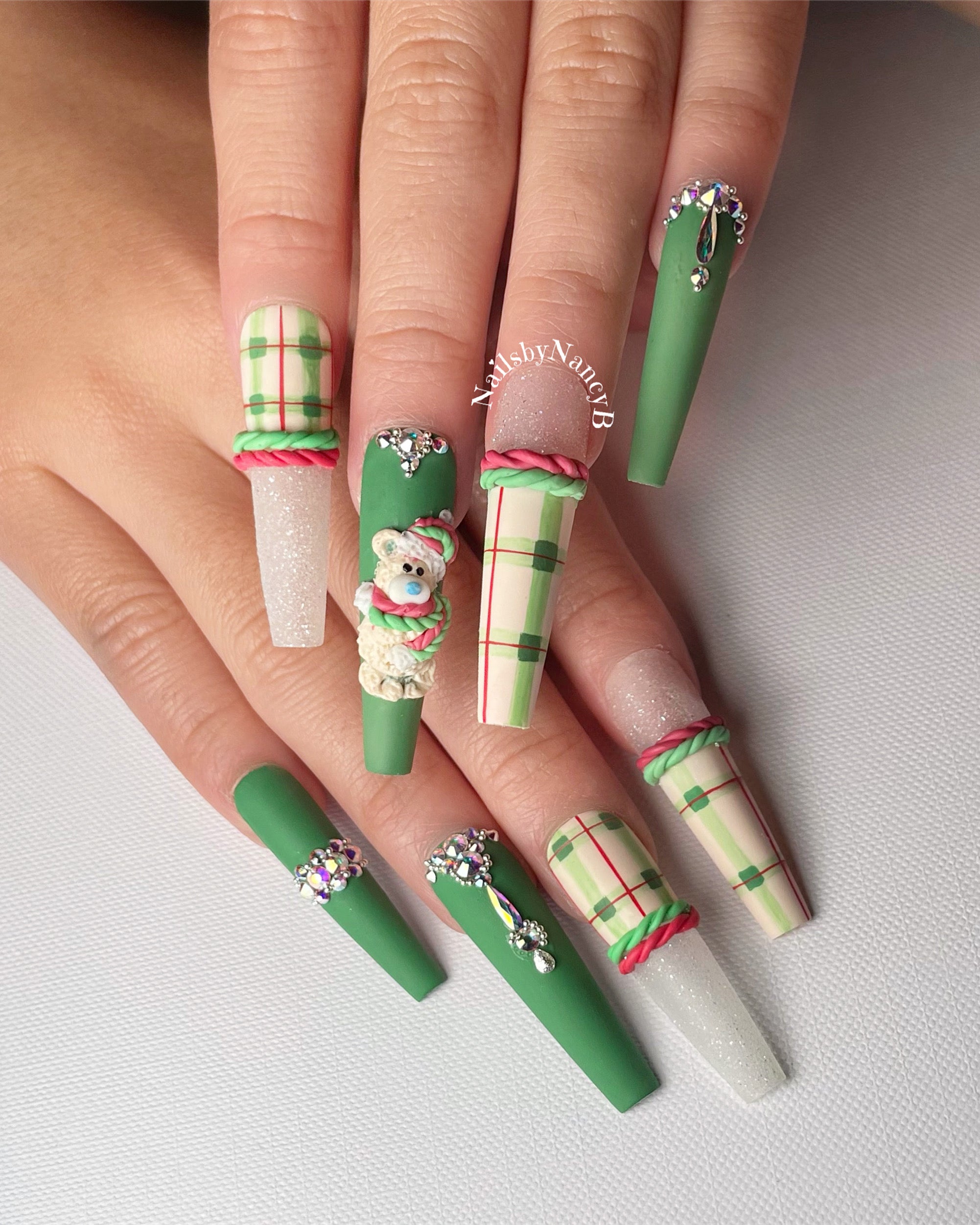 37 White Acrylic Nails Designs You Can Try | Дизайнерские ногти, Красивые  ногти, Ногти